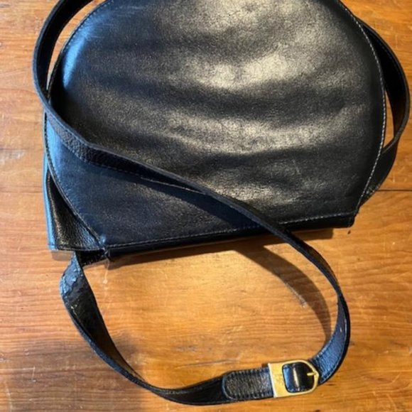 "High Fashion" black shoulder purse - Picture 2 of 2